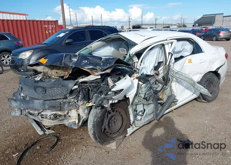 2010 Toyota Corolla Le z USA, uszkodzony, nr VIN 2T1BU4EE6AC520896